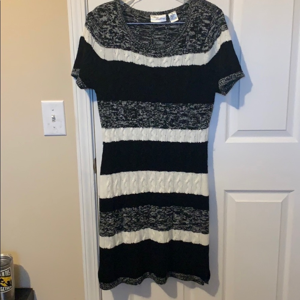 Black and white sweater dress. Perfect for winter!